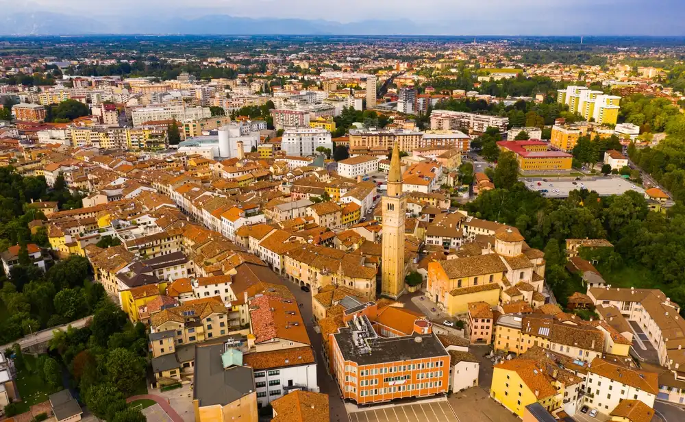Noleggio auto a breve termine a Sacile: scopri Pordenone Capitale della Cultura 2027